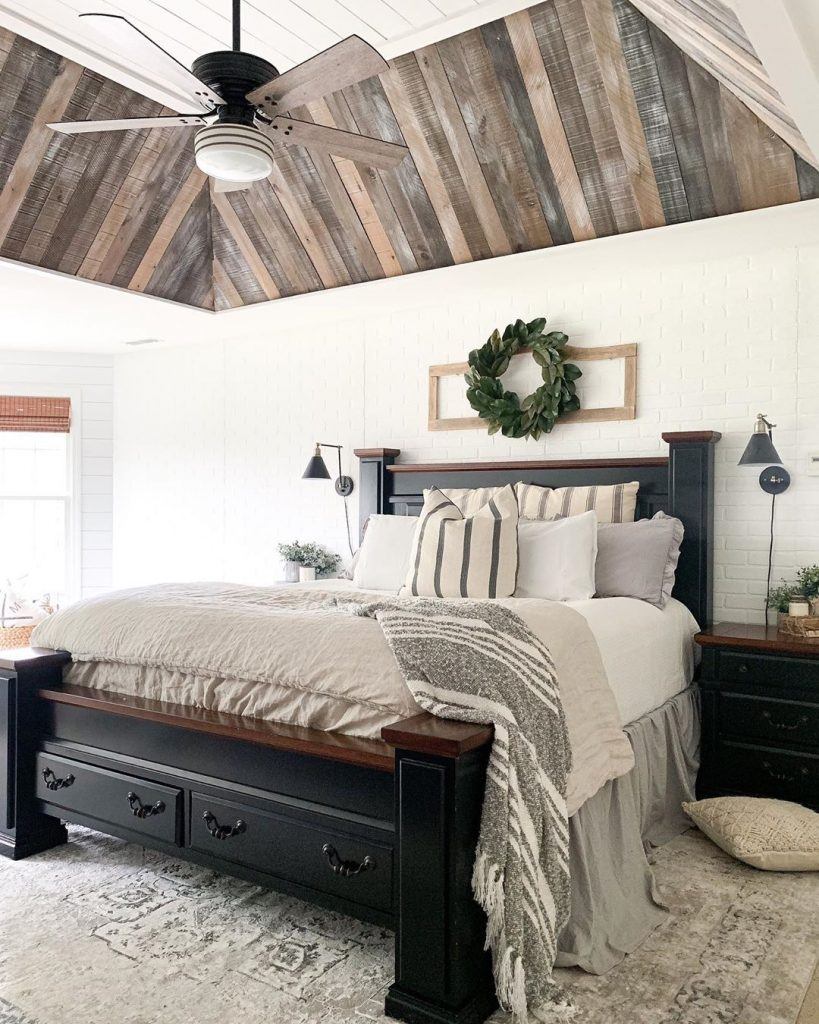 Rustic farmhouse master bedroom