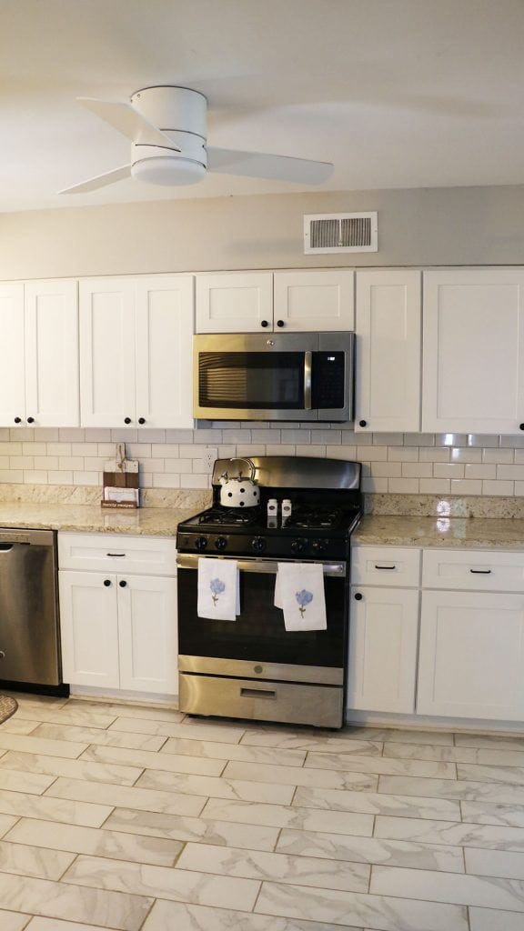 Lowprofile minimus in a kitchen