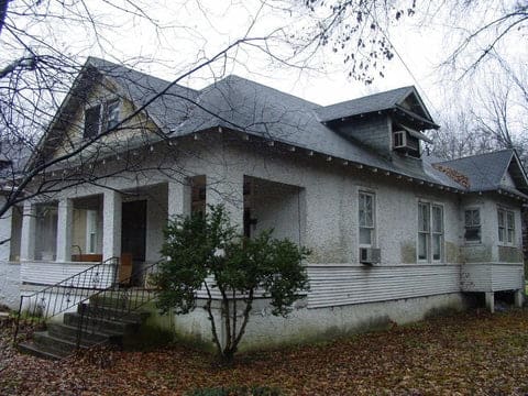 Restivo Group Realtors before picture of Memphis home for Easy Home Improvements